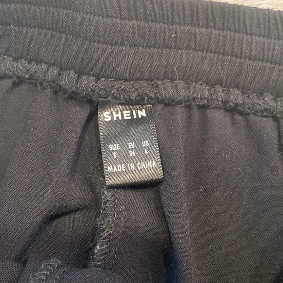 2/$10  Shein Cropped Tie-up Cuff Pants - Picture 5 of 6